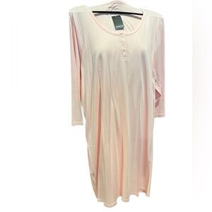 NWT from Avenue 3 button “English Rose” nightshirt